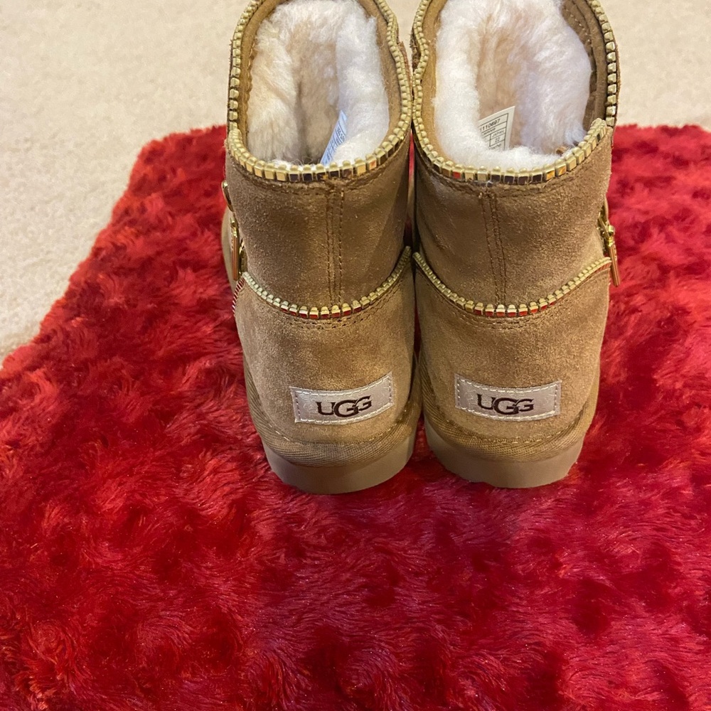 UGG boots - Picture 6 of 12